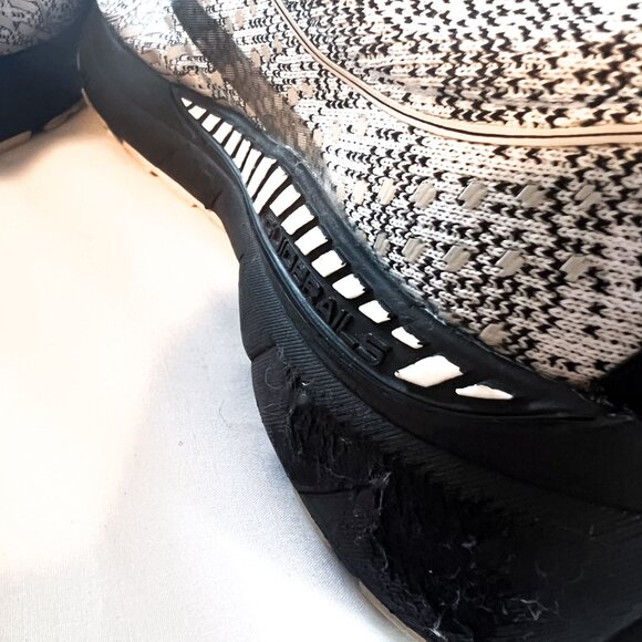 Brooks Women's Adrenaline Gts 21 White/Grey/Black Running Shoes Size 11 Medium - Picture 14 of 14